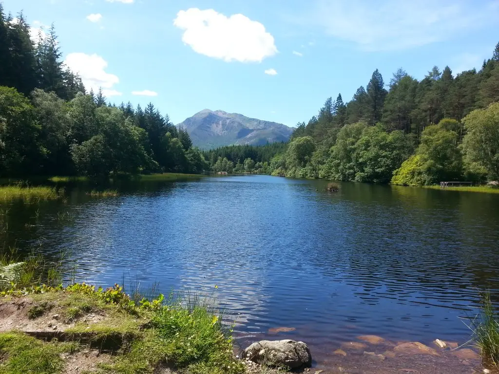 Glencoe, Lochan, lochside path walk with family_1